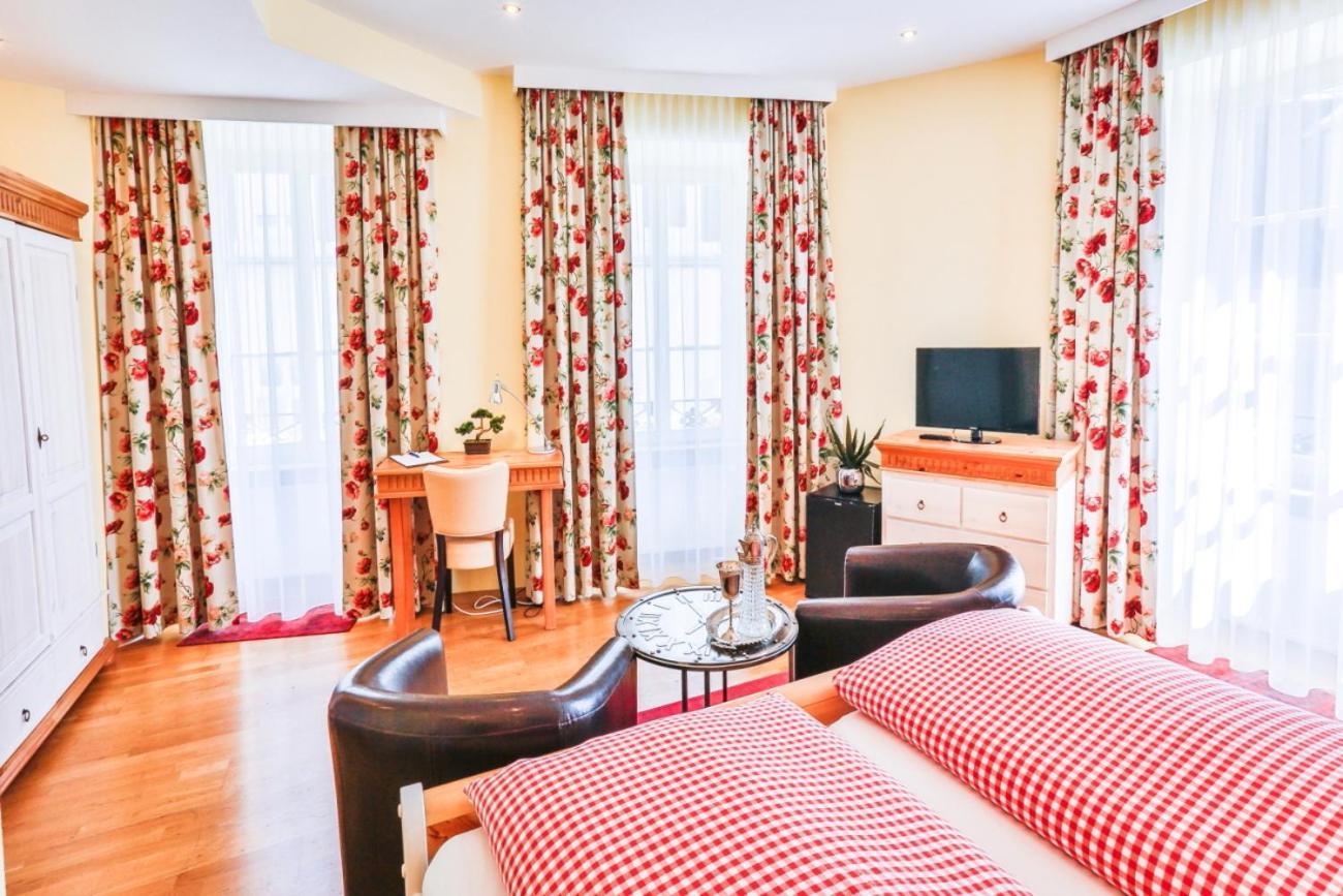 Hotel Zum Goldenen Loewen Baden-Baden Cameră foto